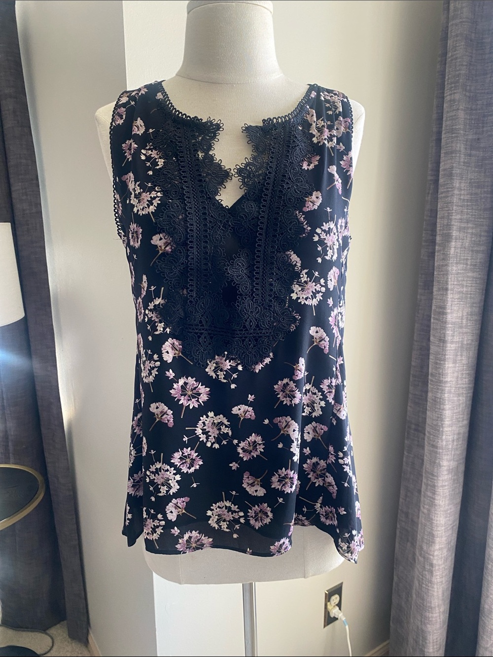 WHBM Sleeveless Black Floral Lace-Trim Tank Top - Black/Pink